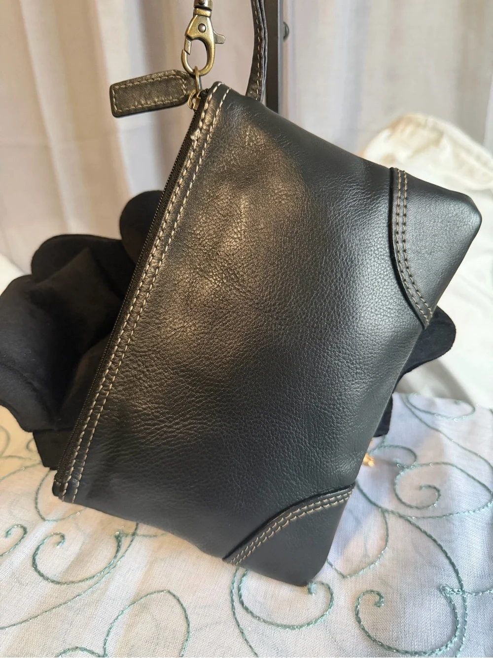 Levenger Black Pebbled Genuine Leather St. Tropez Wristlet Pouch Bag